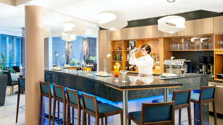 <b>NH Munchen Messe Restaurant</b>. Images powered by <a href="https://iceportal.shijigroup.com/" title="IcePortal" target="_blank">IcePortal</a>.