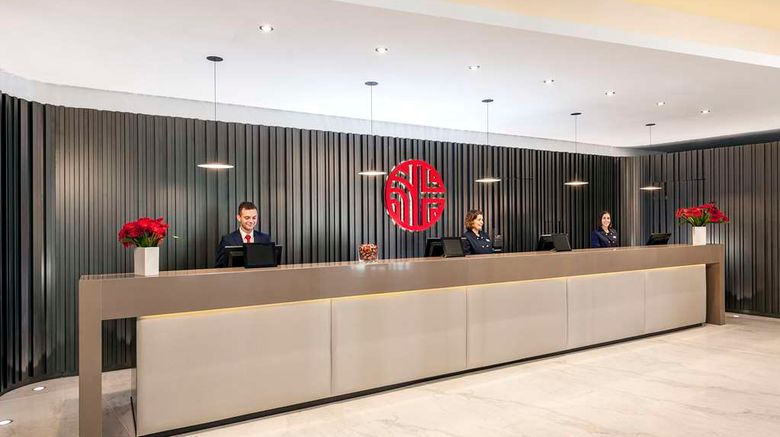 <b>NH Collection Nuernberg City Lobby</b>. Images powered by <a href="https://iceportal.shijigroup.com/" title="IcePortal" target="_blank">IcePortal</a>.
