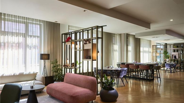 <b>NH Collection Nuernberg City Lobby</b>. Images powered by <a href="https://iceportal.shijigroup.com/" title="IcePortal" target="_blank">IcePortal</a>.