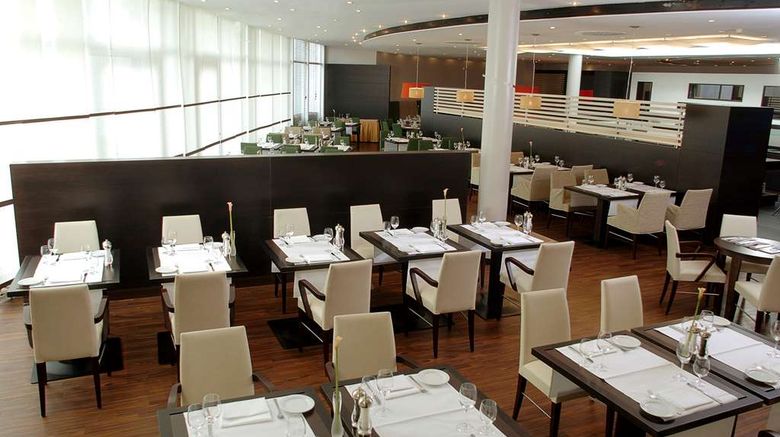 <b>NH Frankfurt Airport West Restaurant</b>. Images powered by <a href="https://iceportal.shijigroup.com/" title="IcePortal" target="_blank">IcePortal</a>.
