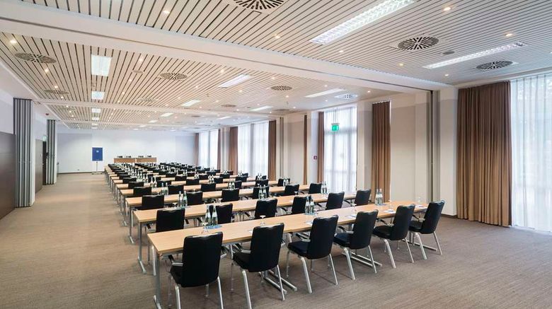 <b>NH Frankfurt Airport West Meeting</b>. Images powered by <a href="https://iceportal.shijigroup.com/" title="IcePortal" target="_blank">IcePortal</a>.
