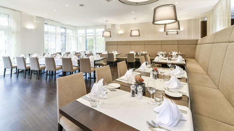 <b>NH Munchen Airport Restaurant</b>. Images powered by <a href="https://iceportal.shijigroup.com/" title="IcePortal" target="_blank">IcePortal</a>.