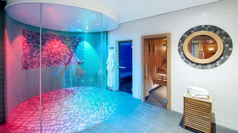 <b>NH Muenchen Unterhaching Spa</b>. Images powered by <a href="https://iceportal.shijigroup.com/" title="IcePortal" target="_blank">IcePortal</a>.