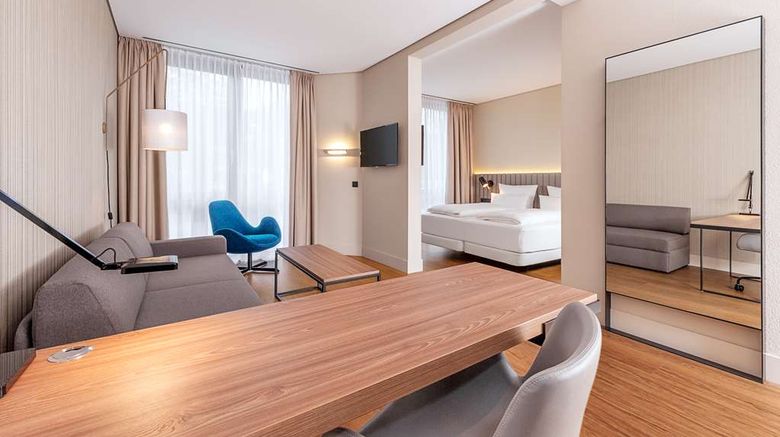 <b>NH Muenchen Unterhaching Suite</b>. Images powered by <a href="https://iceportal.shijigroup.com/" title="IcePortal" target="_blank">IcePortal</a>.