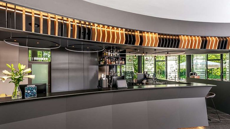 <b>NH Muenchen Unterhaching Lobby</b>. Images powered by <a href="https://iceportal.shijigroup.com/" title="IcePortal" target="_blank">IcePortal</a>.