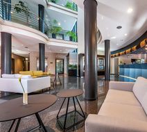 NH Muenchen Unterhaching Lobby