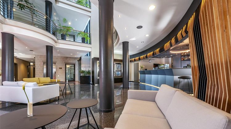 NH Muenchen Unterhaching Lobby