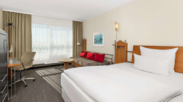 <b>NH Mannheim Viernheim Room</b>. Images powered by <a href="https://iceportal.shijigroup.com/" title="IcePortal" target="_blank">IcePortal</a>.