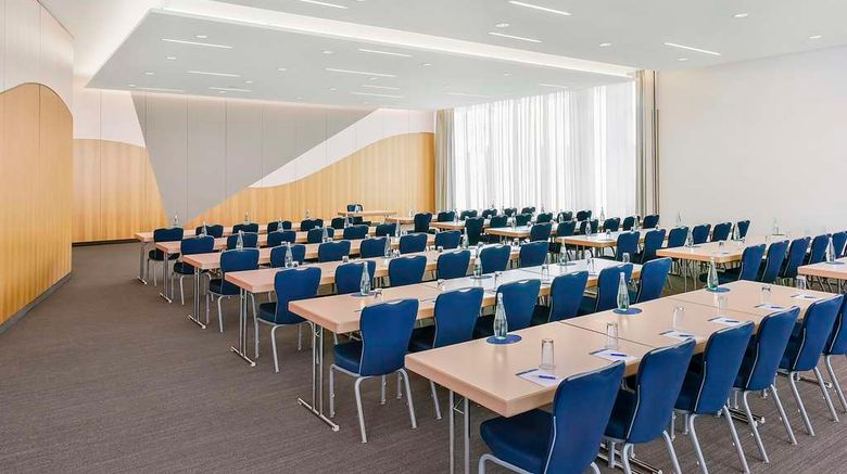 <b>NH Mannheim Viernheim Meeting</b>. Images powered by <a href="https://iceportal.shijigroup.com/" title="IcePortal" target="_blank">IcePortal</a>.