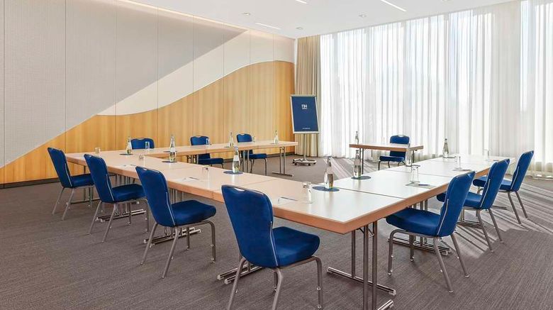 <b>NH Mannheim Viernheim Meeting</b>. Images powered by <a href="https://iceportal.shijigroup.com/" title="IcePortal" target="_blank">IcePortal</a>.
