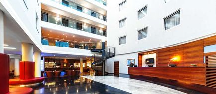 NH Budapest City Lobby