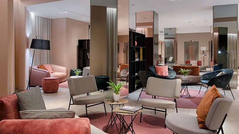 <b>NH Bologna De La Gare Lobby</b>. Images powered by <a href="https://iceportal.shijigroup.com/" title="IcePortal" target="_blank">IcePortal</a>.