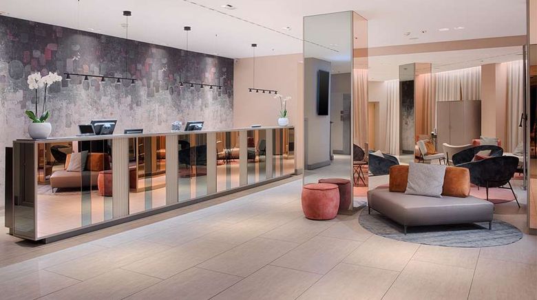 <b>NH Bologna De La Gare Lobby</b>. Images powered by <a href="https://iceportal.shijigroup.com/" title="IcePortal" target="_blank">IcePortal</a>.