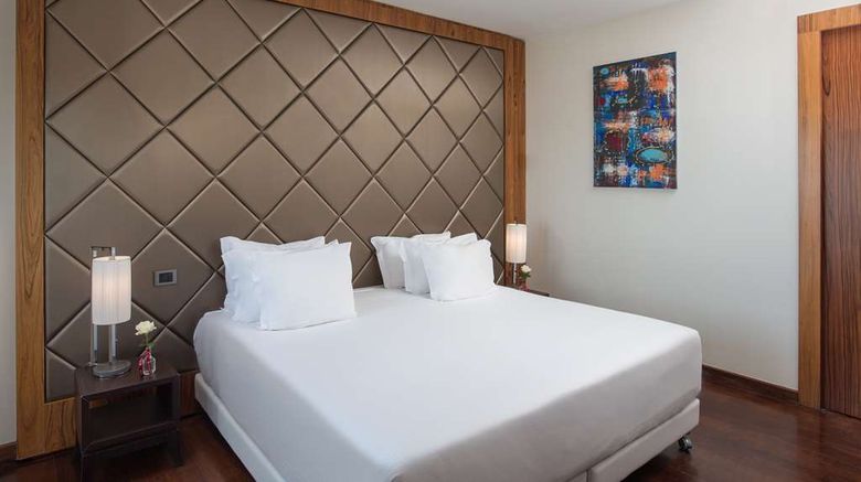 <b>NH Collection Taormina Suite</b>. Images powered by <a href="https://iceportal.shijigroup.com/" title="IcePortal" target="_blank">IcePortal</a>.
