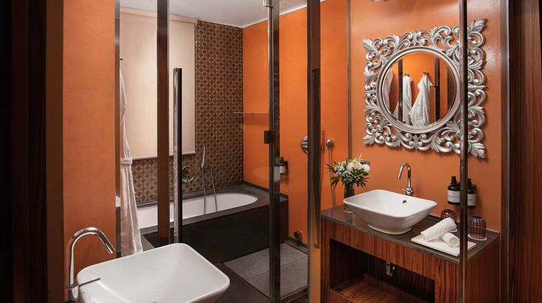 <b>NH Collection Taormina Suite</b>. Images powered by <a href="https://iceportal.shijigroup.com/" title="IcePortal" target="_blank">IcePortal</a>.