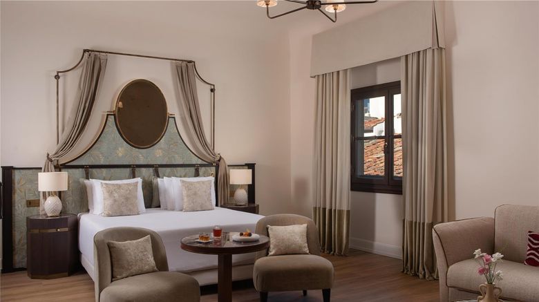 <b>NH Collection Firenze Porta Rossa Suite</b>. Images powered by <a href="https://iceportal.shijigroup.com/" title="IcePortal" target="_blank">IcePortal</a>.