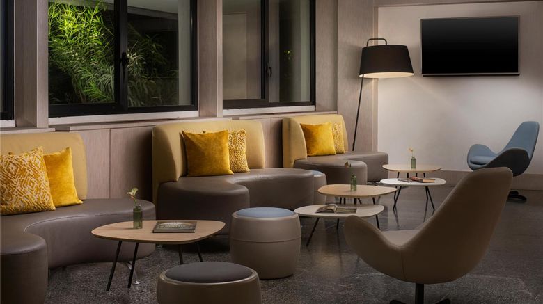 <b>NH Firenze Lobby</b>. Images powered by <a href="https://iceportal.shijigroup.com/" title="IcePortal" target="_blank">IcePortal</a>.