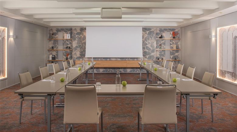 <b>NH Firenze Meeting</b>. Images powered by <a href="https://iceportal.shijigroup.com/" title="IcePortal" target="_blank">IcePortal</a>.