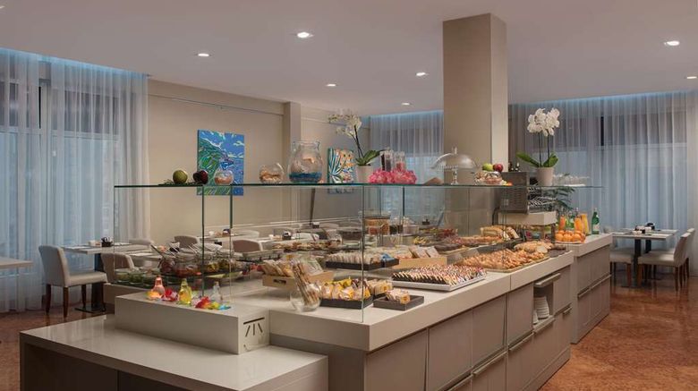 <b>NH La Spezia Restaurant</b>. Images powered by <a href="https://iceportal.shijigroup.com/" title="IcePortal" target="_blank">IcePortal</a>.