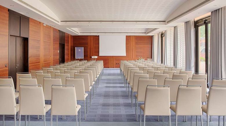 <b>NH Lecco Pontevecchio Meeting</b>. Images powered by <a href="https://iceportal.shijigroup.com/" title="IcePortal" target="_blank">IcePortal</a>.