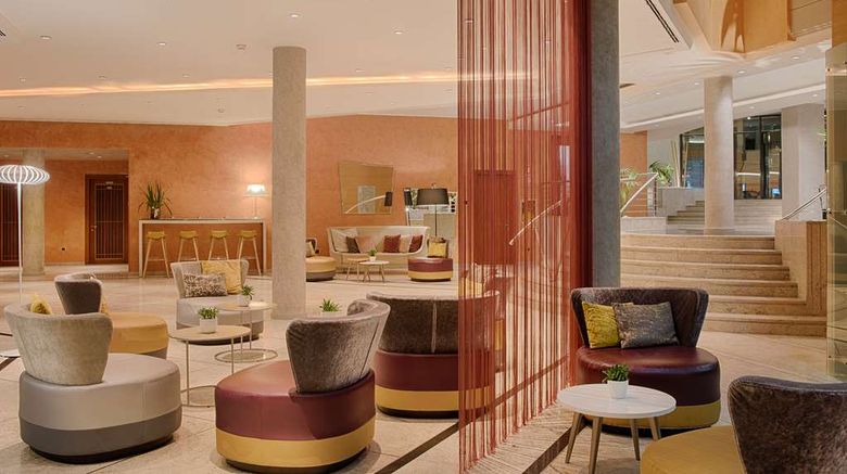 <b>NH Lecco Pontevecchio Lobby</b>. Images powered by <a href="https://iceportal.shijigroup.com/" title="IcePortal" target="_blank">IcePortal</a>.
