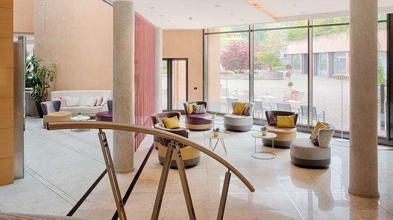 <b>NH Lecco Pontevecchio Lobby</b>. Images powered by <a href="https://iceportal.shijigroup.com/" title="IcePortal" target="_blank">IcePortal</a>.