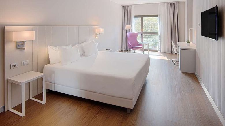 <b>NH Lecco Pontevecchio Room</b>. Images powered by <a href="https://iceportal.shijigroup.com/" title="IcePortal" target="_blank">IcePortal</a>.