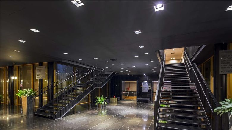 <b>NH Milano Fiera Lobby</b>. Images powered by <a href="https://iceportal.shijigroup.com/" title="IcePortal" target="_blank">IcePortal</a>.