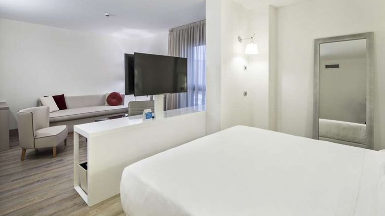 <b>NH Milano Congress Centre Suite</b>. Images powered by <a href="https://iceportal.shijigroup.com/" title="IcePortal" target="_blank">IcePortal</a>.