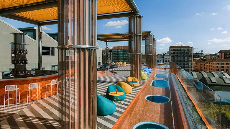 <b>nhow Milano Pool</b>. Images powered by <a href="https://iceportal.shijigroup.com/" title="IcePortal" target="_blank">IcePortal</a>.