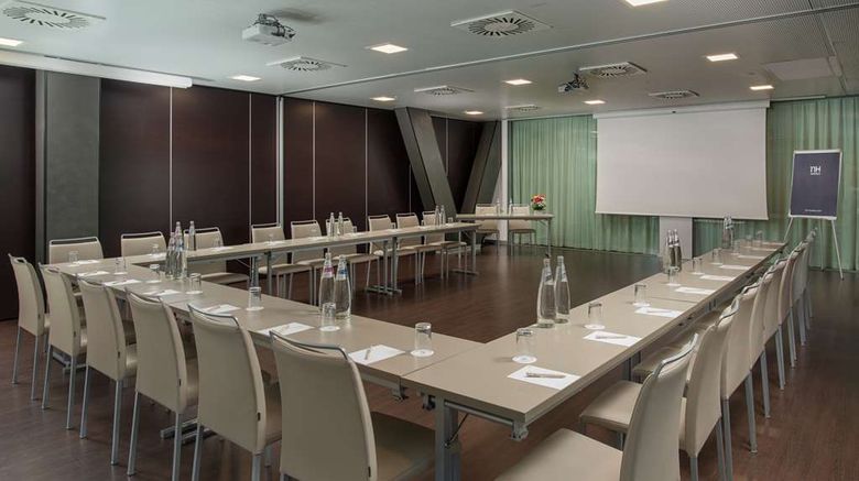 <b>NH Orio al Serio Airport Meeting</b>. Images powered by <a href="https://iceportal.shijigroup.com/" title="IcePortal" target="_blank">IcePortal</a>.