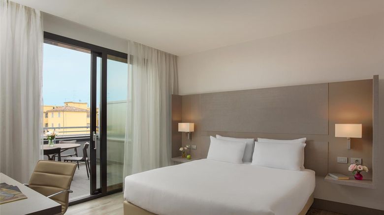<b>NH Parma Room</b>. Images powered by <a href="https://iceportal.shijigroup.com/" title="IcePortal" target="_blank">IcePortal</a>.