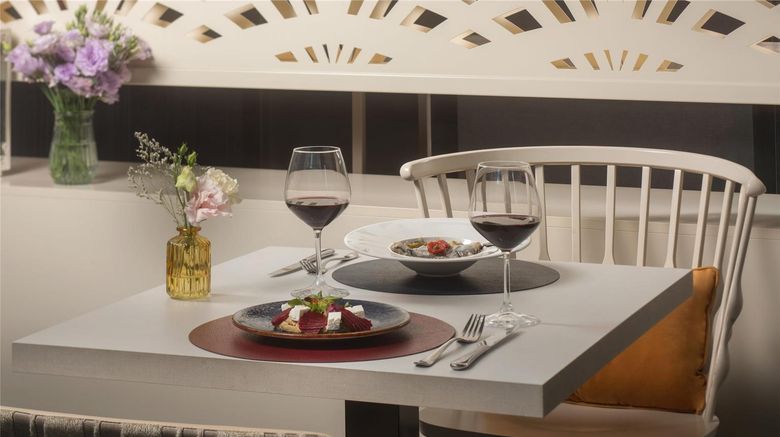 <b>NH Parma Restaurant</b>. Images powered by <a href="https://iceportal.shijigroup.com/" title="IcePortal" target="_blank">IcePortal</a>.