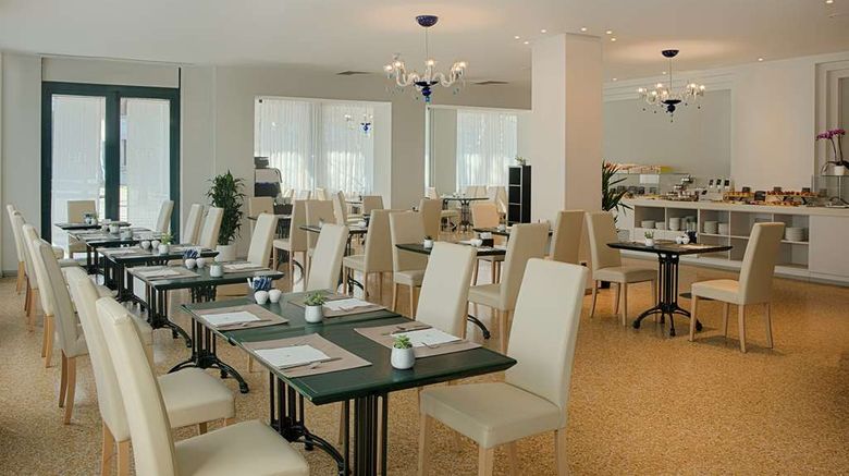 <b>NH Ravenna Restaurant</b>. Images powered by <a href="https://iceportal.shijigroup.com/" title="IcePortal" target="_blank">IcePortal</a>.