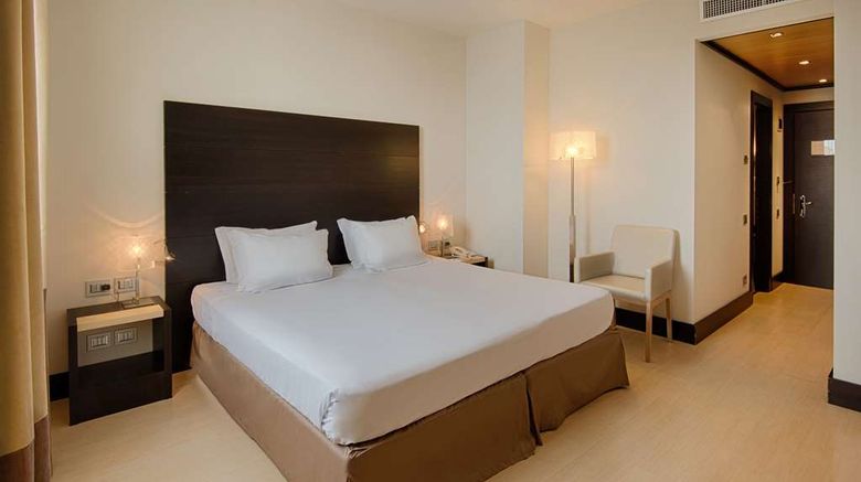 <b>NH Siena Room</b>. Images powered by <a href="https://iceportal.shijigroup.com/" title="IcePortal" target="_blank">IcePortal</a>.