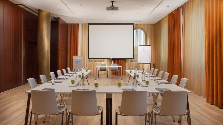 <b>NH Siena Meeting</b>. Images powered by <a href="https://iceportal.shijigroup.com/" title="IcePortal" target="_blank">IcePortal</a>.