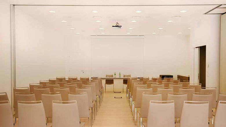 <b>NH Trento Meeting</b>. Images powered by <a href="https://iceportal.shijigroup.com/" title="IcePortal" target="_blank">IcePortal</a>.