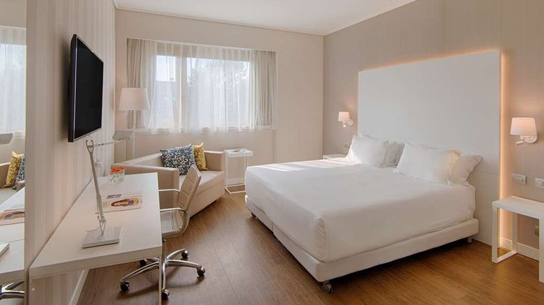 <b>NH Torino Centro Room</b>. Images powered by <a href="https://iceportal.shijigroup.com/" title="IcePortal" target="_blank">IcePortal</a>.