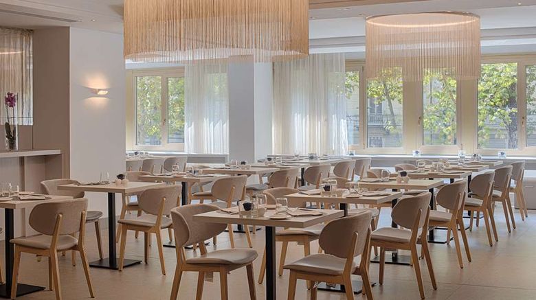<b>NH Torino Centro Restaurant</b>. Images powered by <a href="https://iceportal.shijigroup.com/" title="IcePortal" target="_blank">IcePortal</a>.