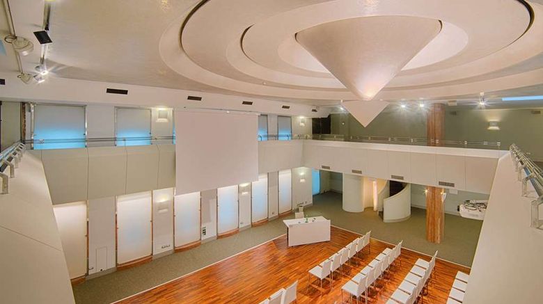 <b>NH Torino Centro Meeting</b>. Images powered by <a href="https://iceportal.shijigroup.com/" title="IcePortal" target="_blank">IcePortal</a>.