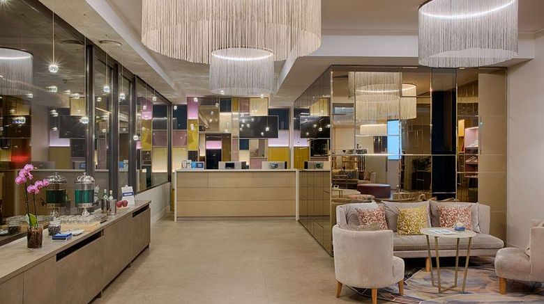 <b>NH Torino Centro Lobby</b>. Images powered by <a href="https://iceportal.shijigroup.com/" title="IcePortal" target="_blank">IcePortal</a>.