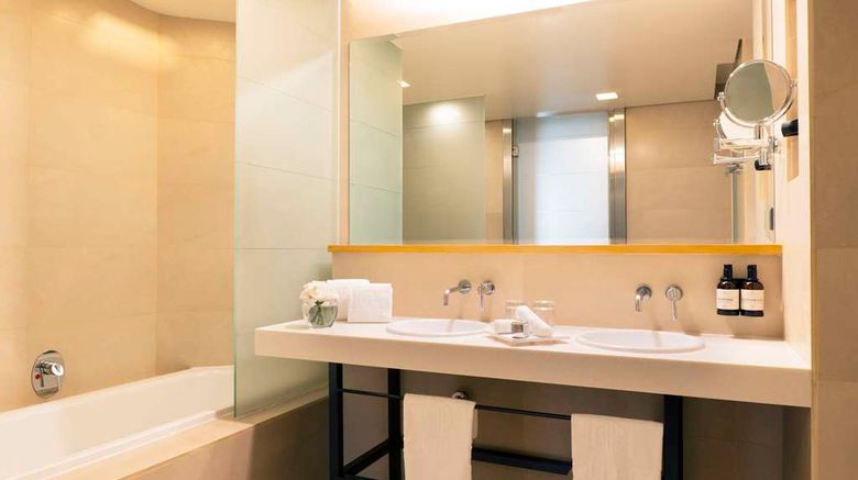 <b>NH Collection Mexico City Airport T2 Room</b>. Images powered by <a href="https://iceportal.shijigroup.com/" title="IcePortal" target="_blank">IcePortal</a>.