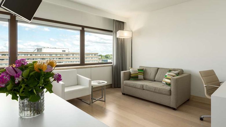 <b>NH Amsterdam Zuid Suite</b>. Images powered by <a href="https://iceportal.shijigroup.com/" title="IcePortal" target="_blank">IcePortal</a>.