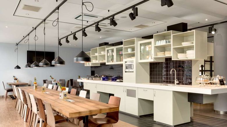 <b>NH Groningen Restaurant</b>. Images powered by <a href="https://iceportal.shijigroup.com/" title="IcePortal" target="_blank">IcePortal</a>.