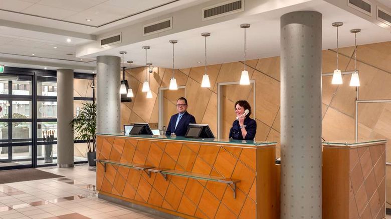 <b>NH Groningen Lobby</b>. Images powered by <a href="https://iceportal.shijigroup.com/" title="IcePortal" target="_blank">IcePortal</a>.
