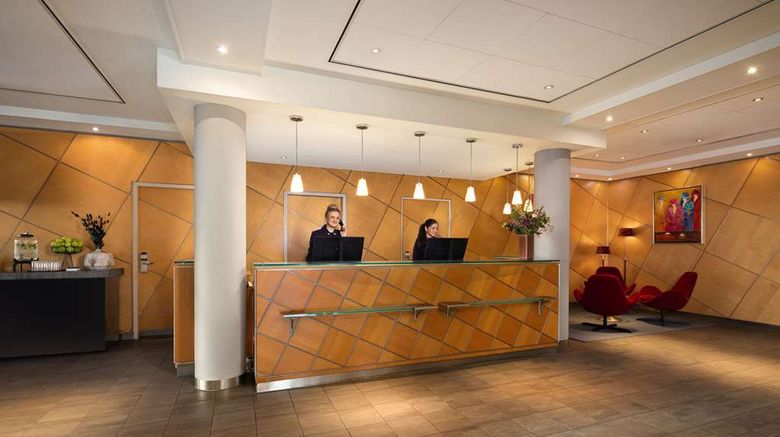 <b>NH Groningen Lobby</b>. Images powered by <a href="https://iceportal.shijigroup.com/" title="IcePortal" target="_blank">IcePortal</a>.