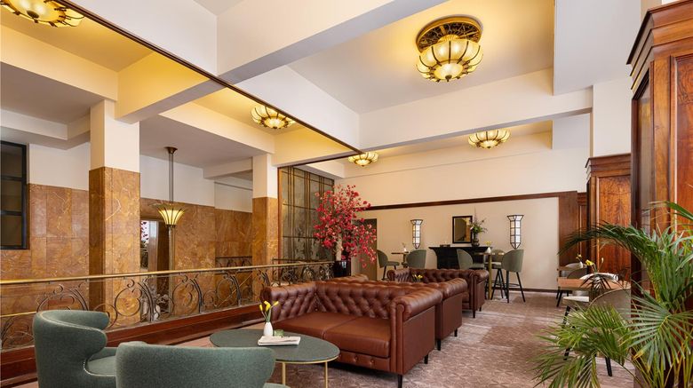 <b>NH Atlanta Rotterdam Lobby</b>. Images powered by <a href="https://iceportal.shijigroup.com/" title="IcePortal" target="_blank">IcePortal</a>.
