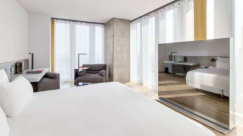 <b>nhow Rotterdam Room</b>. Images powered by <a href="https://iceportal.shijigroup.com/" title="IcePortal" target="_blank">IcePortal</a>.
