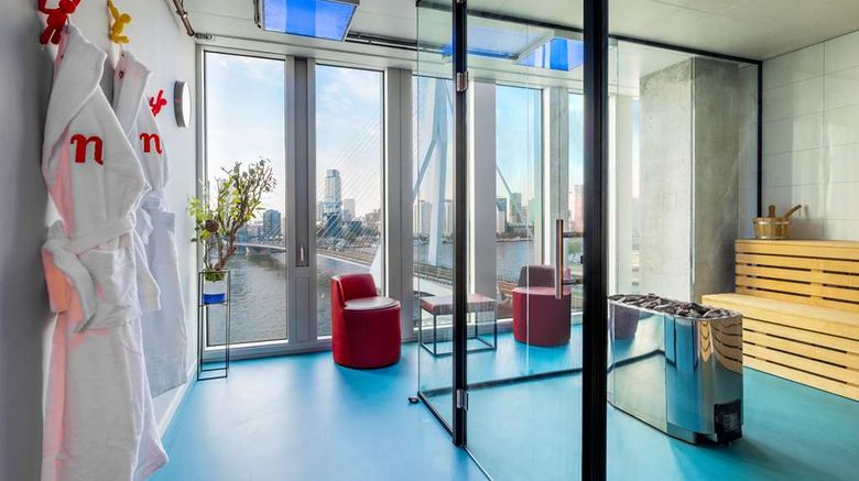 <b>nhow Rotterdam Pool</b>. Images powered by <a href="https://iceportal.shijigroup.com/" title="IcePortal" target="_blank">IcePortal</a>.