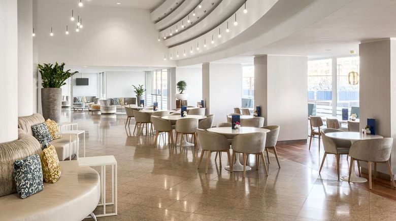 <b>NH Utrecht Lobby</b>. Images powered by <a href="https://iceportal.shijigroup.com/" title="IcePortal" target="_blank">IcePortal</a>.